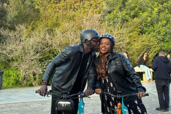 Athens: Valentine's Day Champagne Tour with Best Highlights